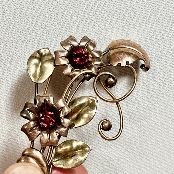 Signed Harry Iskin 1/20 10K Gold Filled Flower Bouquet Brooch, Red Glass Stones - Picture 2 of 8